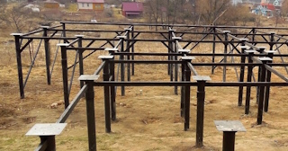 Свайный фундамент под ключ цена с установкой в Сосновоборске от 526 рублей/м2| установка свайного фундамента под дом под ключ недорого